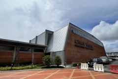 Azman Hashim Community Sports Centre @ Sibu, Sarawak|  Profile - <a href="https://www.lysaghtasean.com/my/en/products-and-solutions/roofing-and-walling/concealed-fix/lysaght-klip-lok-optima/">Klip-Lok Optima</a>